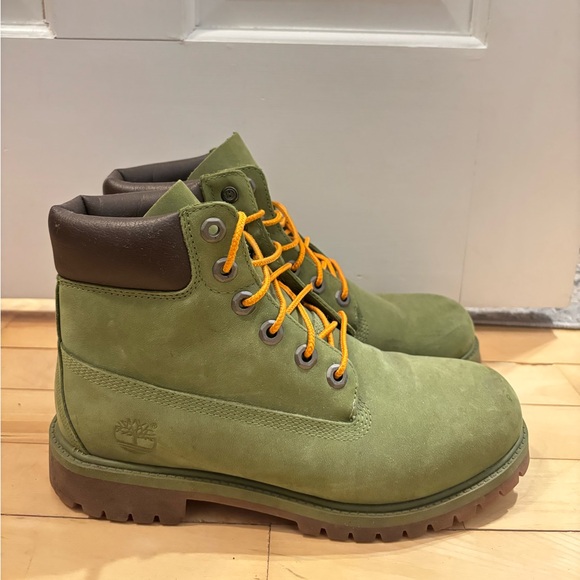 Timberland 6 Inch Premium Boots Size US 6 Green Orange & Brown